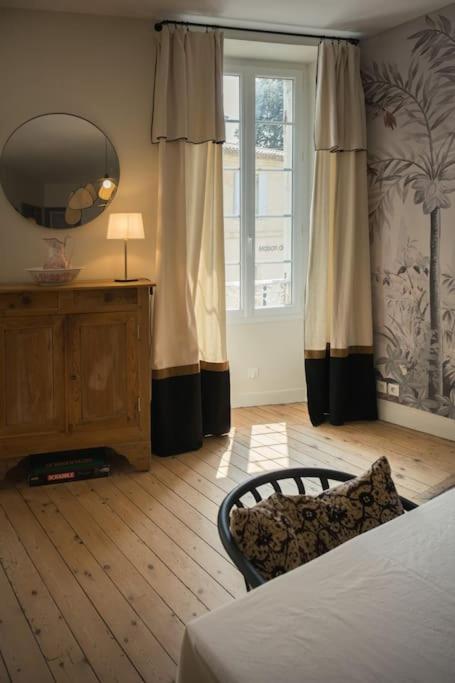 Appartement Avec Son Patio Dans Centre Historique De Bourg Dış mekan fotoğraf