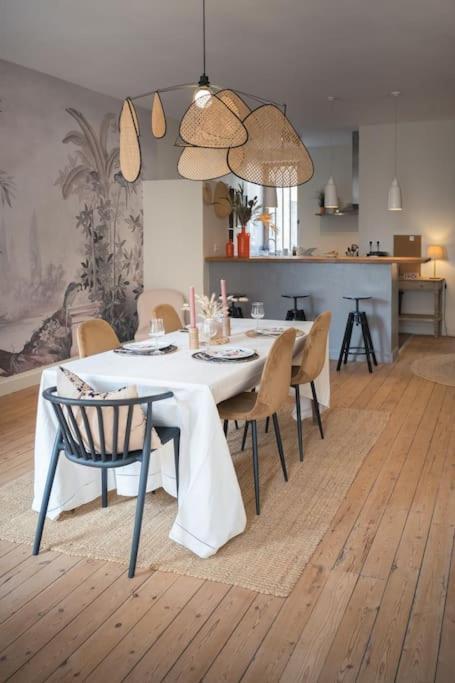 Appartement Avec Son Patio Dans Centre Historique De Bourg Dış mekan fotoğraf