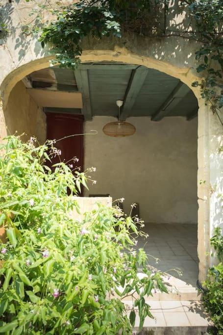 Appartement Avec Son Patio Dans Centre Historique De Bourg Dış mekan fotoğraf