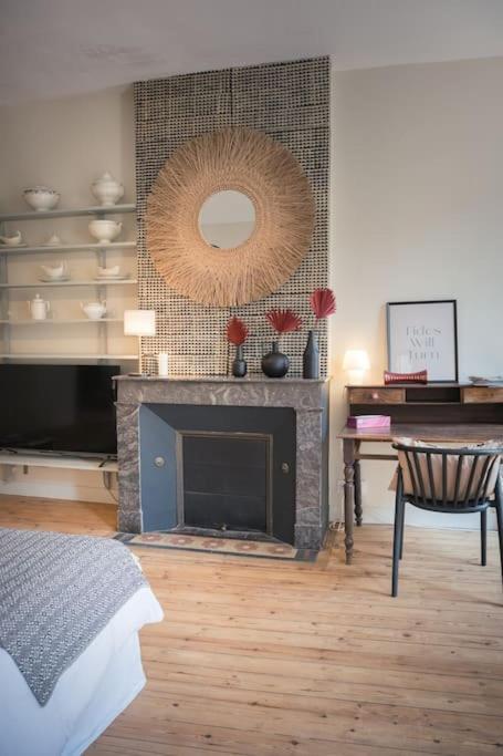 Appartement Avec Son Patio Dans Centre Historique De Bourg Dış mekan fotoğraf