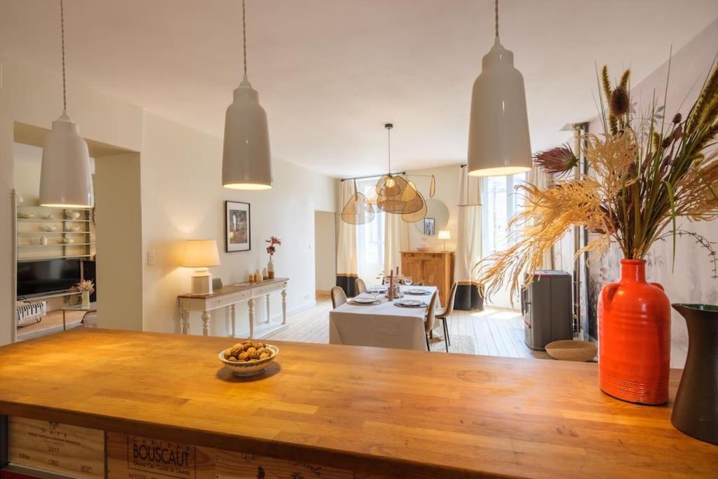 Appartement Avec Son Patio Dans Centre Historique De Bourg Dış mekan fotoğraf