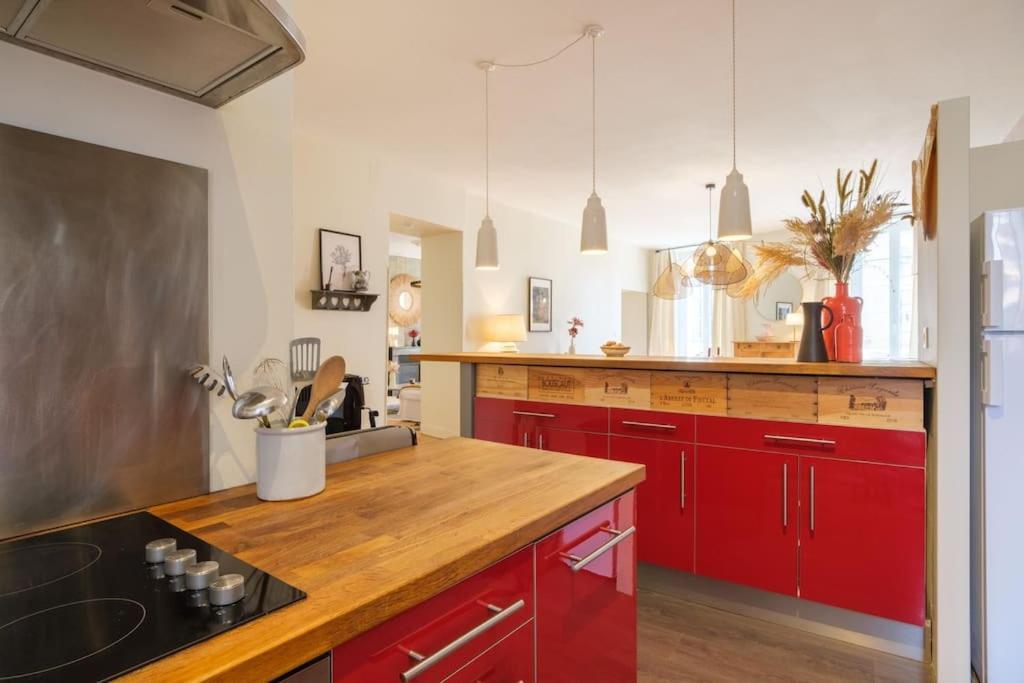 Appartement Avec Son Patio Dans Centre Historique De Bourg Dış mekan fotoğraf